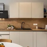 Star Apartment